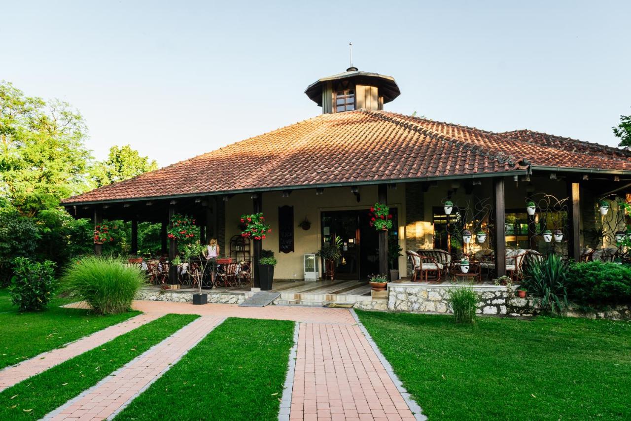 Atos Srebrno Jezero - Villa And Restaurant Veliko Gradište Exteriér fotografie